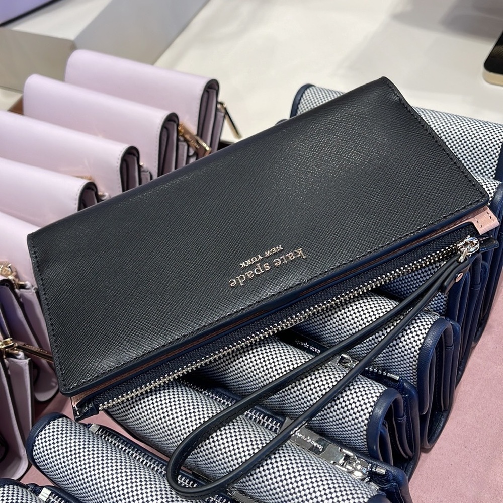 Kate Spade Spencer Continental Wristlet 
Black
NWT - Picture 11 of 16